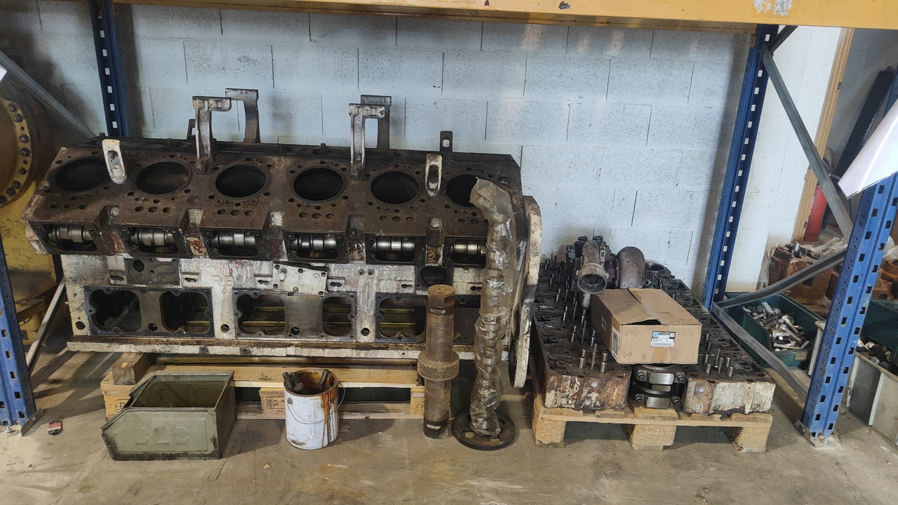 CUMMINS KTA38 MOTORE CUMMINS (BLOCCO CILINDRI) + N.2 TESTATE - Двигун та запчастини в категорії Будівельна техніка: фото 1 CUMMINS KTA38 MOTORE CUMMINS (BLOCCO CILINDRI) + N.2 TESTATE - Двигун та запчастини в категорії Будівельна техніка: фото 1