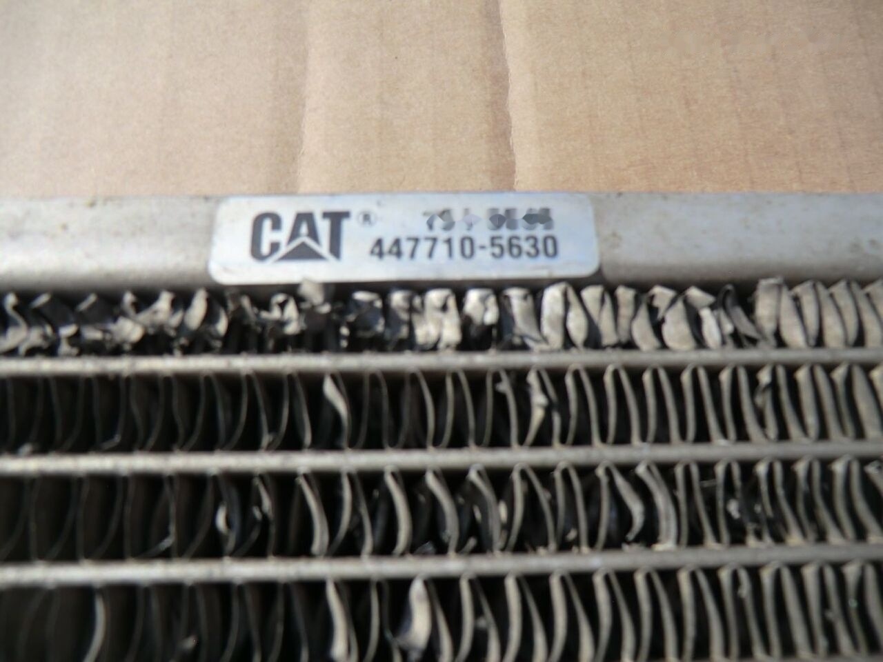 Caterpillar 319C NL KGL00643 - Радіатор кондиціонера в категорії Екскаватори: фото 3 Caterpillar 319C NL KGL00643 - Радіатор кондиціонера в категорії Екскаватори: фото 3