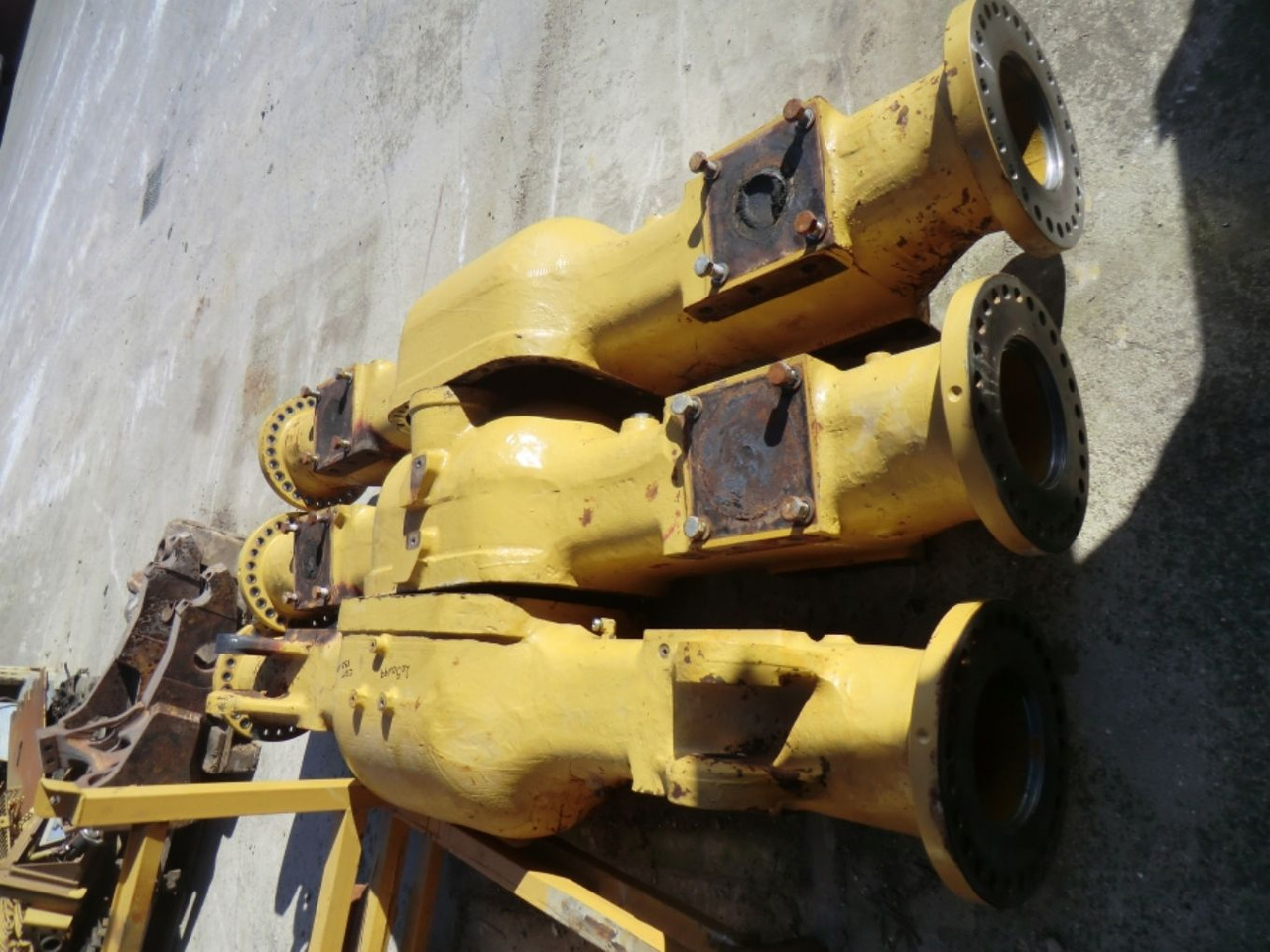 Caterpillar 735 ALLOGGIAMENTO ASSALE POSTERIORE - Задня вісь в категорії Будівельна техніка: фото 1 Caterpillar 735 ALLOGGIAMENTO ASSALE POSTERIORE - Задня вісь в категорії Будівельна техніка: фото 1