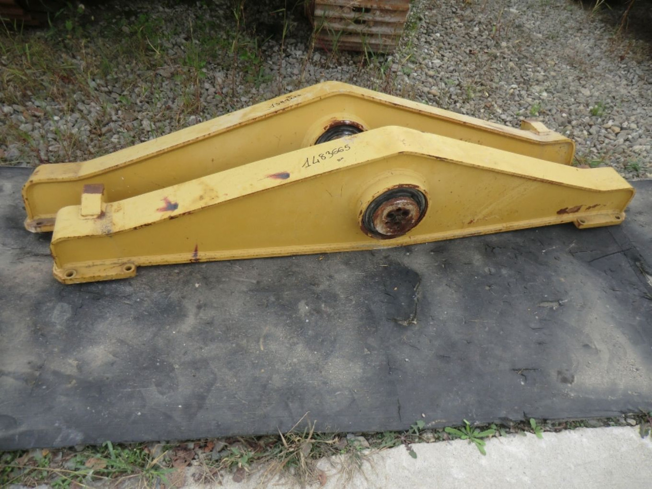 Caterpillar 735 Braccetto destro di collegamento assale centrale e posteriore. (ARM AS RH) - Вісь та запчастини в категорії Будівельна техніка: фото 1 Caterpillar 735 Braccetto destro di collegamento assale centrale e posteriore. (ARM AS RH) - Вісь та запчастини в категорії Будівельна техніка: фото 1