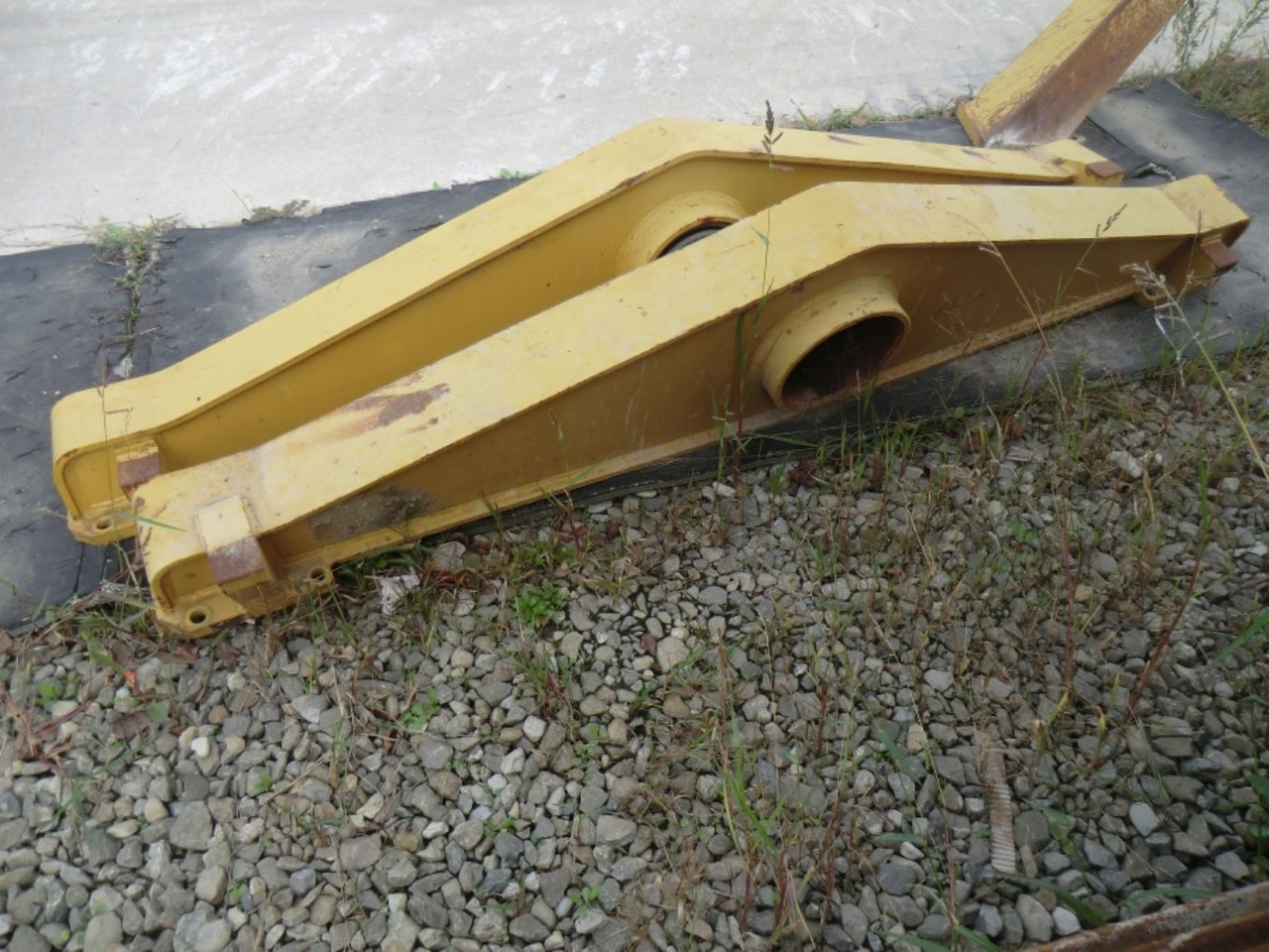 Caterpillar 735 Braccetto sinistro di collegamento assale centrale e posteriore. (ARM AS LH) - Вісь та запчастини в категорії Будівельна техніка: фото 1 Caterpillar 735 Braccetto sinistro di collegamento assale centrale e posteriore. (ARM AS LH) - Вісь та запчастини в категорії Будівельна техніка: фото 1