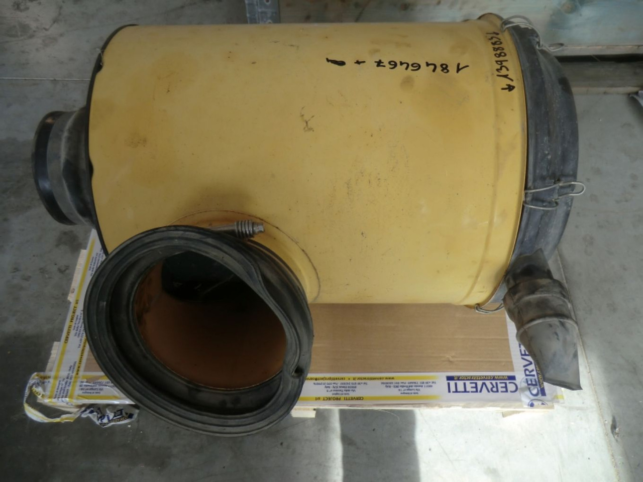 Caterpillar 735 Contenitore del filtro dell aria completo - Повітряний фільтр в категорії Будівельна техніка: фото 3 Caterpillar 735 Contenitore del filtro dell aria completo - Повітряний фільтр в категорії Будівельна техніка: фото 3