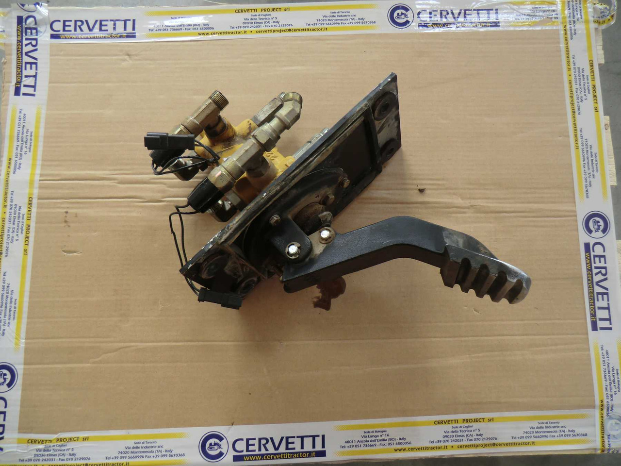 Caterpillar 735 Pedale del freno e valvola. - Деталі гальмівної системи в категорії Будівельна техніка: фото 2 Caterpillar 735 Pedale del freno e valvola. - Деталі гальмівної системи в категорії Будівельна техніка: фото 2