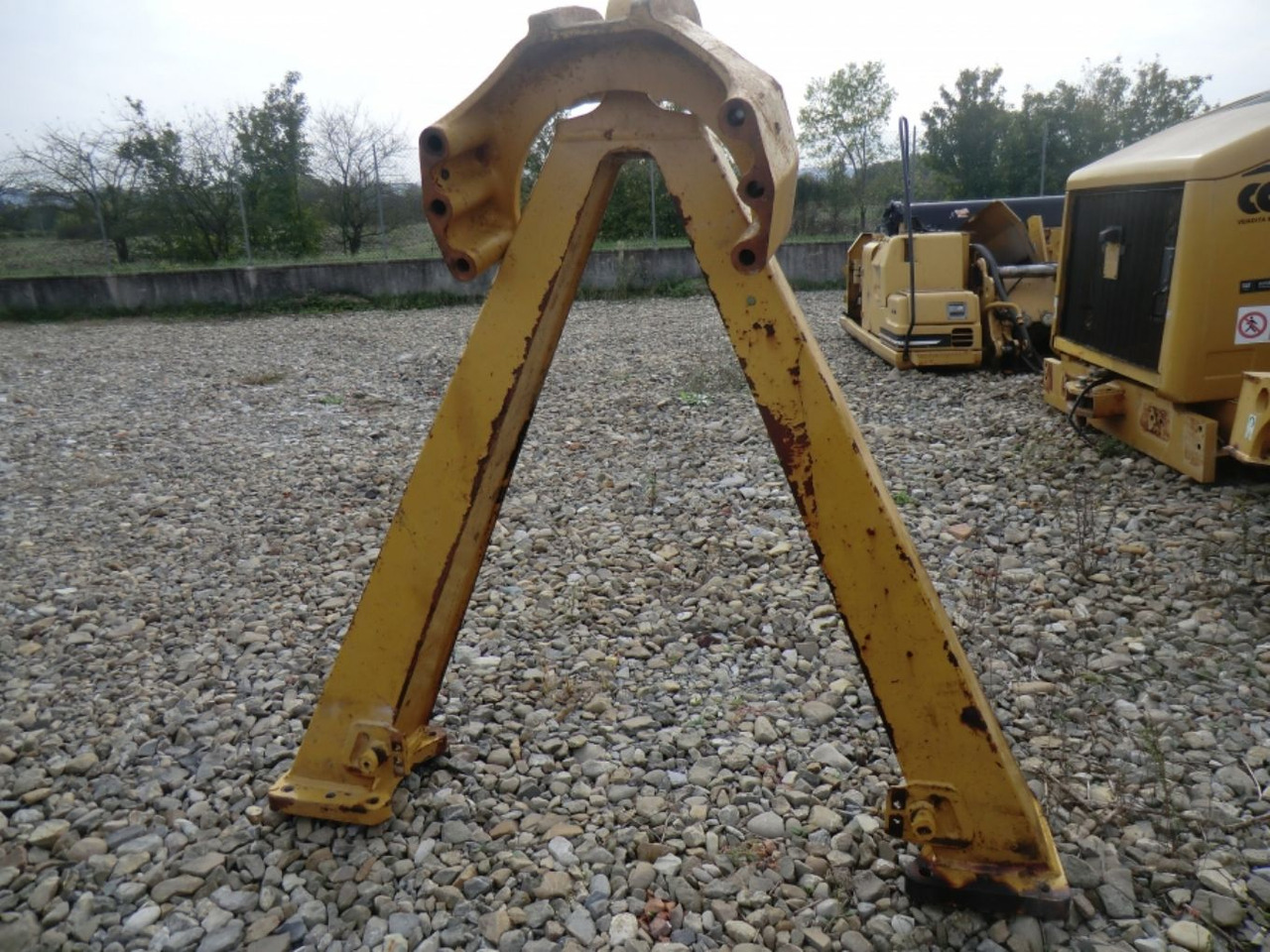 Caterpillar 735 Supporto telaio assale centrale con flangia - Рама/ Шасі в категорії Будівельна техніка: фото 2 Caterpillar 735 Supporto telaio assale centrale con flangia - Рама/ Шасі в категорії Будівельна техніка: фото 2