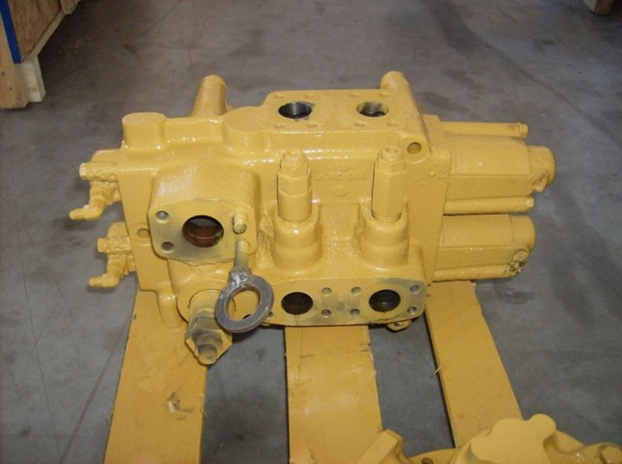 Caterpillar 966F II VALVOLA DISTRIBUTORE - Клапан в категорії Будівельна техніка: фото 4 Caterpillar 966F II VALVOLA DISTRIBUTORE - Клапан в категорії Будівельна техніка: фото 4
