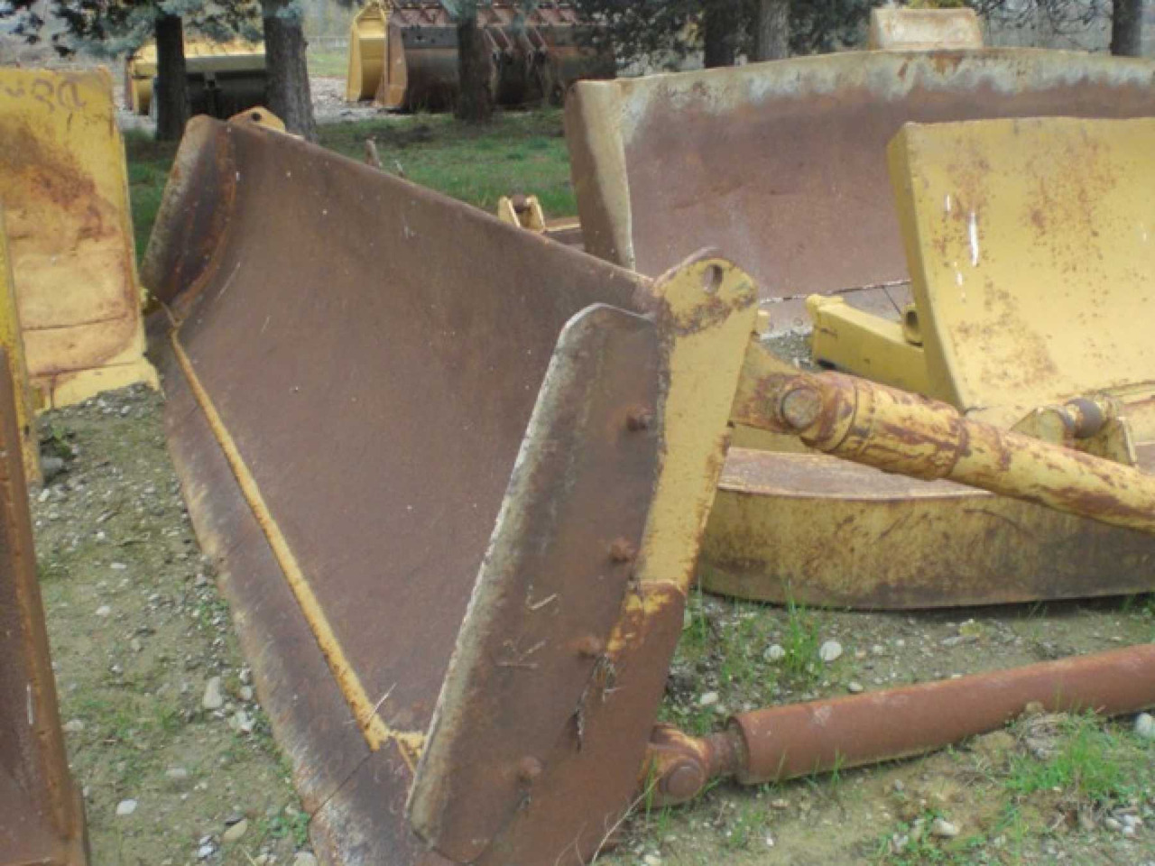 Caterpillar D8H D8K LAMA ANGLEDOZER CON TILT - Відвал в категорії Бульдозери: фото 1 Caterpillar D8H D8K LAMA ANGLEDOZER CON TILT - Відвал в категорії Бульдозери: фото 1