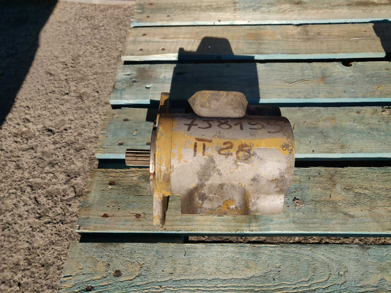 Caterpillar IT28B POMPA IDRAULICA - Гідронасос в категорії Будівельна техніка: фото 1 Caterpillar IT28B POMPA IDRAULICA - Гідронасос в категорії Будівельна техніка: фото 1