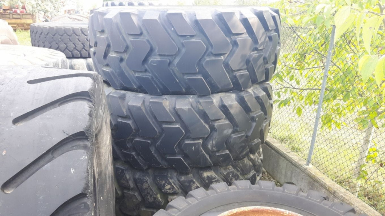 MICHELIN 29/5R35 Pneumatici 29.5R35 in buone condizioni - Шина в категорії Будівельна техніка: фото 1 MICHELIN 29/5R35 Pneumatici 29.5R35 in buone condizioni - Шина в категорії Будівельна техніка: фото 1