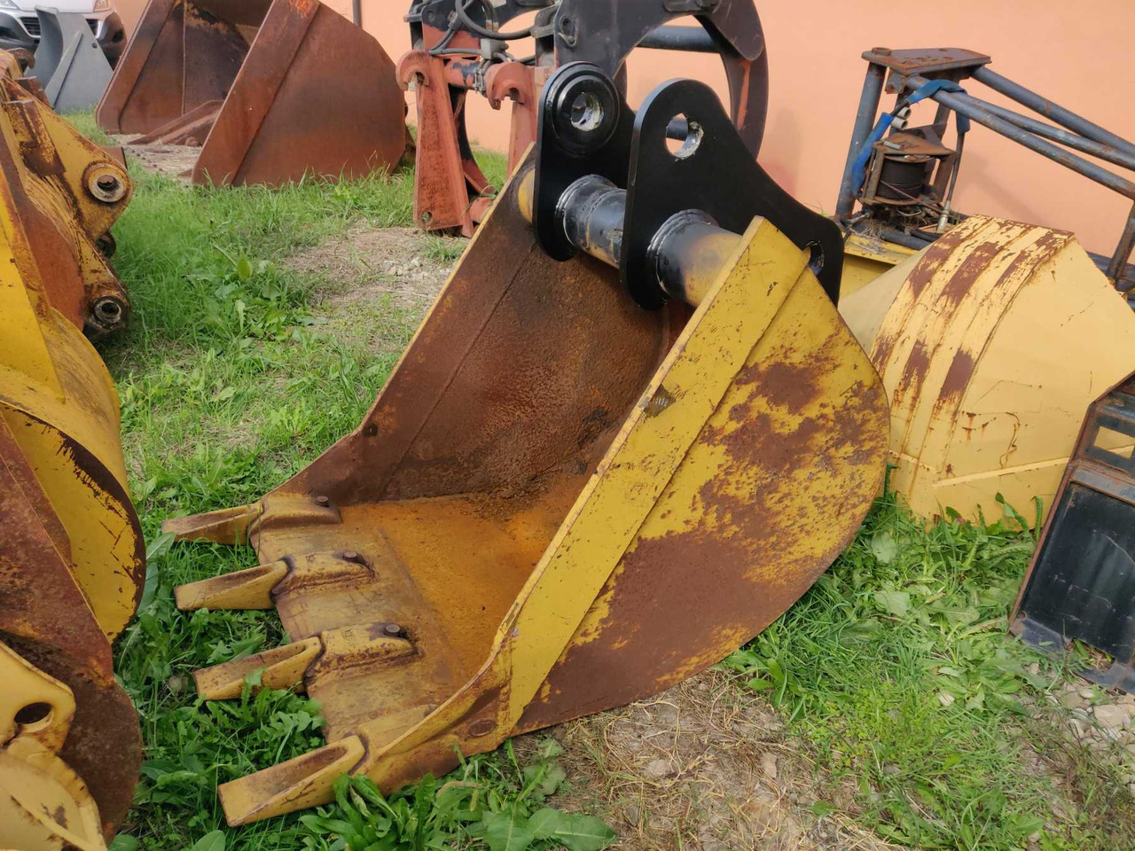 Varie 1000 MM benna da 1000 mm con denti. Attacco adattabile CAT 323B e VOLVO EC220 - Ківш екскаватора: фото 3 Varie 1000 MM benna da 1000 mm con denti. Attacco adattabile CAT 323B e VOLVO EC220 - Ківш екскаватора: фото 3