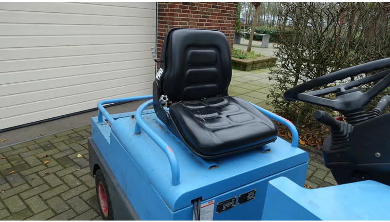 Hako Sherpa S/5 48Volt met acculader - Складські тягач: фото 3 Hako Sherpa S/5 48Volt met acculader - Складські тягач: фото 3