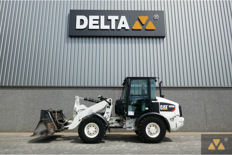 Caterpillar 906M - Колісний навантажувач: фото 1 Caterpillar 906M - Колісний навантажувач: фото 1