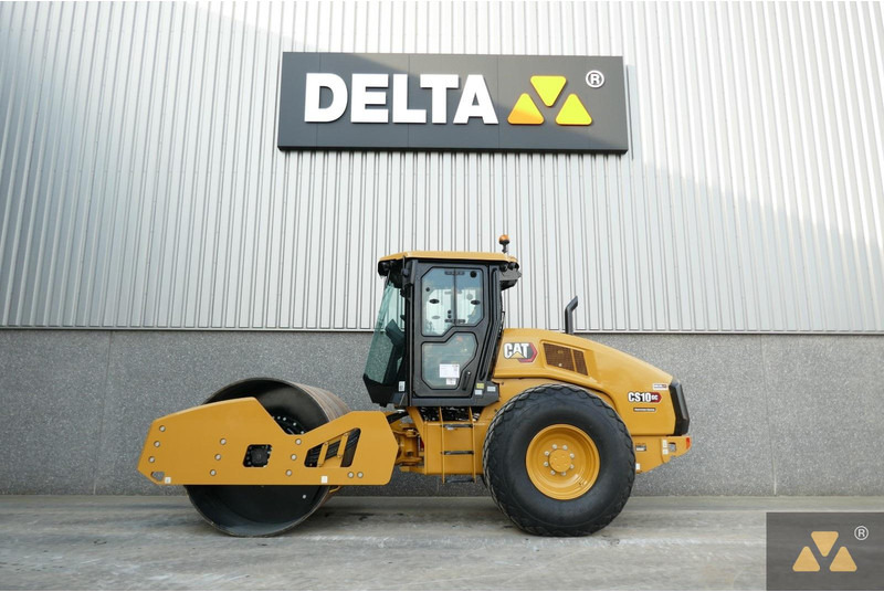 Caterpillar CS10GC - Каток: фото 1 Caterpillar CS10GC - Каток: фото 1