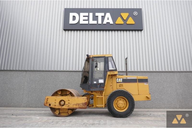 Caterpillar CS433C - Каток: фото 1 Caterpillar CS433C - Каток: фото 1