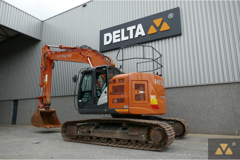 Hitachi ZX225USLC-6 - Гусеничний екскаватор: фото 4 Hitachi ZX225USLC-6 - Гусеничний екскаватор: фото 4
