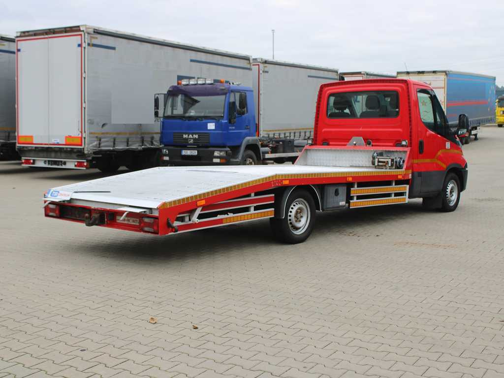 Iveco 35S18, EURO 6, WINCH, DRIVES, TIRES 80% - Інша техніка: фото 4 Iveco 35S18, EURO 6, WINCH, DRIVES, TIRES 80% - Інша техніка: фото 4