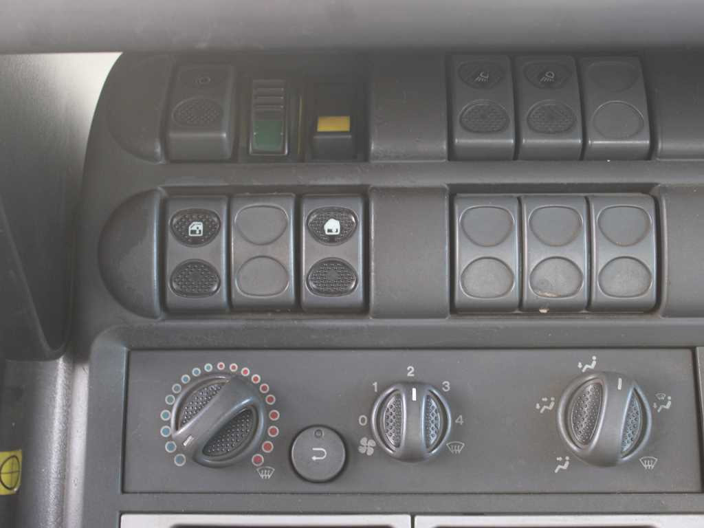 Iveco EUROCARGO 100E17, EURO 3, HYDRAULIC ARM HIAB 035-2 в лізинг Iveco EUROCARGO 100E17, EURO 3, HYDRAULIC ARM HIAB 035-2: фото 13