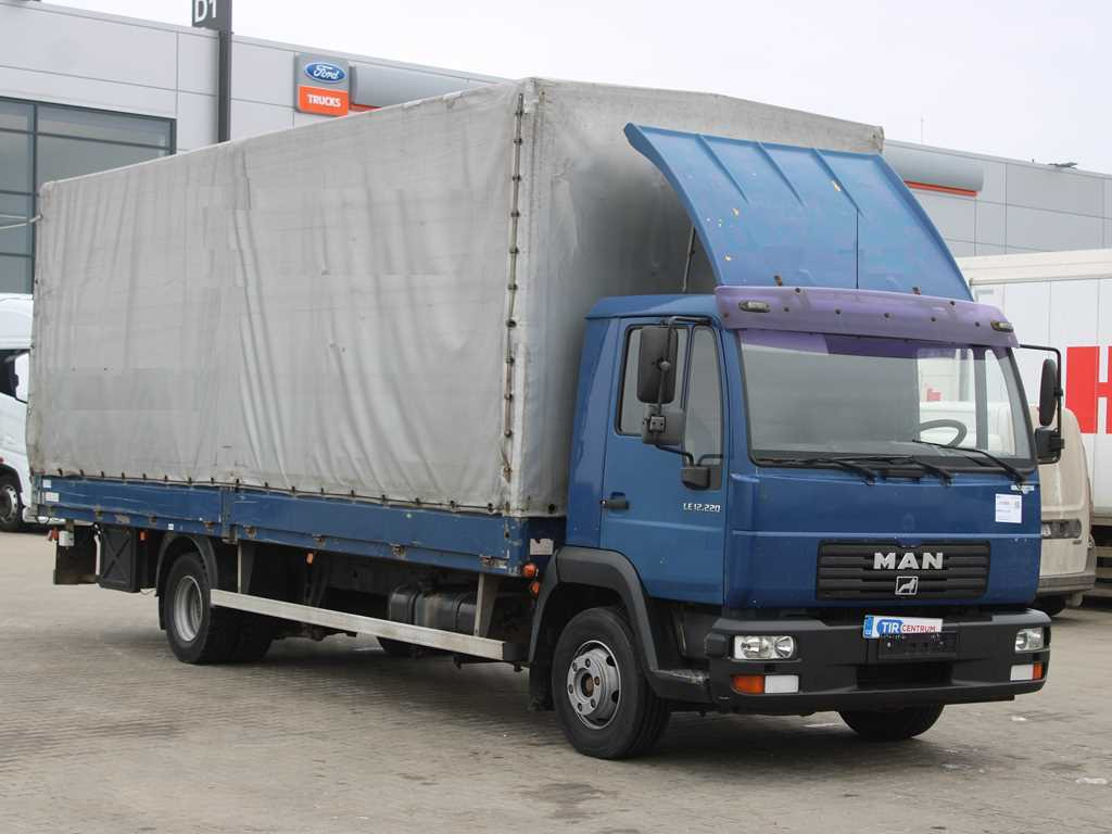 MAN LE 12.220, EURO 6, HYDRAULIC FRONT, TIRES 80% - Тентована вантажівка: фото 3 MAN LE 12.220, EURO 6, HYDRAULIC FRONT, TIRES 80% - Тентована вантажівка: фото 3