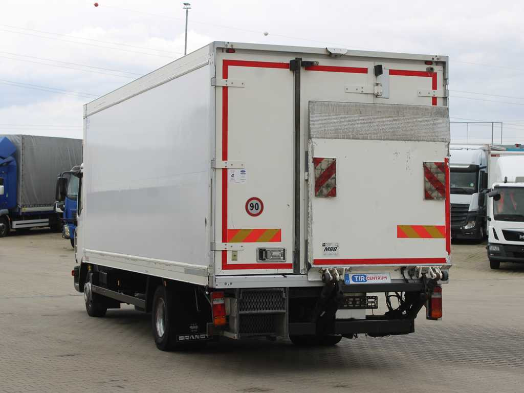 MAN TGL 12.210, EURO 4, HYDRAULIC FRONT, CARRIER SUPRA 850 Mt, 2X EVAPORATOR - Рефрижератор вантажівка: фото 5 MAN TGL 12.210, EURO 4, HYDRAULIC FRONT, CARRIER SUPRA 850 Mt, 2X EVAPORATOR - Рефрижератор вантажівка: фото 5