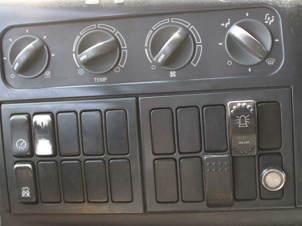 MAN TGM 26.280, EURO 4, THREE SIDED, 6X4, INDEPENDENT AIR CONDITIONING в лізинг MAN TGM 26.280, EURO 4, THREE SIDED, 6X4, INDEPENDENT AIR CONDITIONING: фото 17