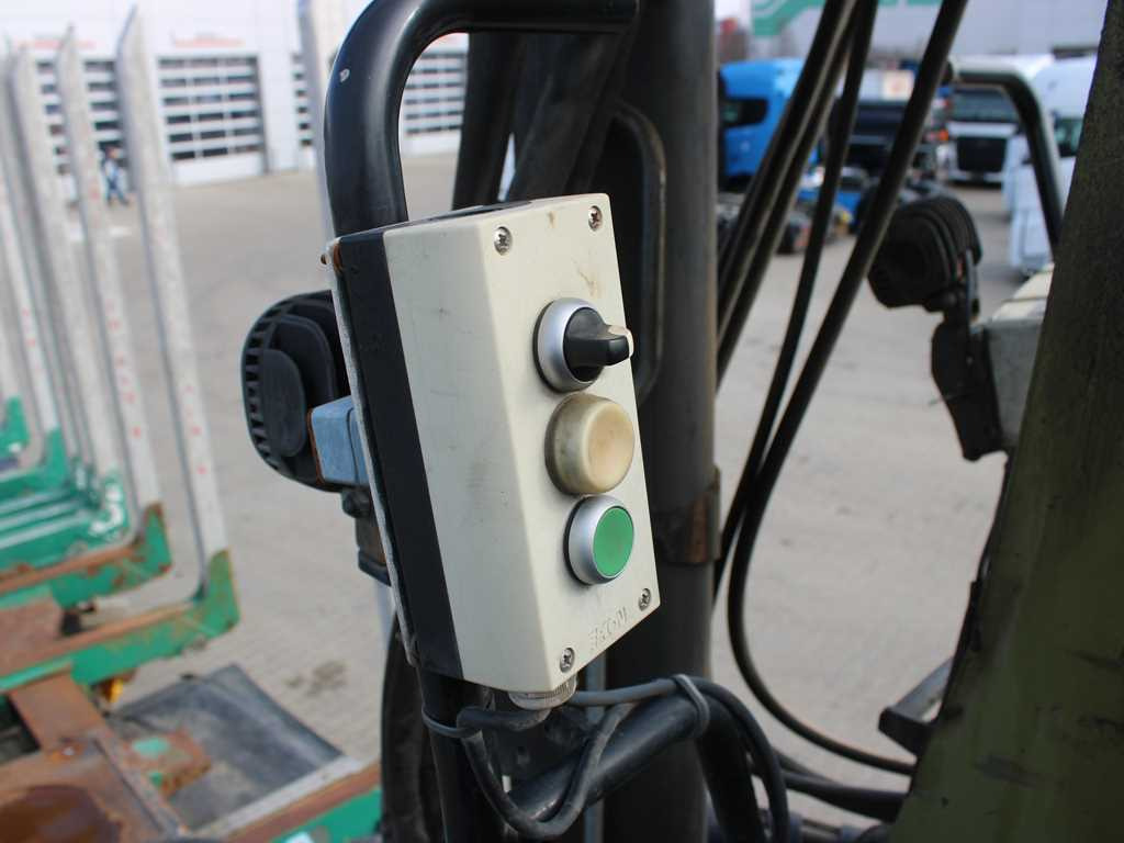 Тягач, Напівпричіп лісовоз Mercedes-Benz Arocs 3351, 6x6, HYDRAULIC ARM LOGLIFT ET450, TYRES 80%: фото 7 Тягач, Напівпричіп лісовоз Mercedes-Benz Arocs 3351, 6x6, HYDRAULIC ARM LOGLIFT ET450, TYRES 80%: фото 7