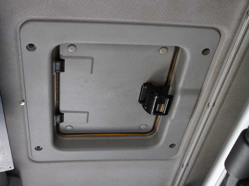 Тягач Volvo FH 420, EURO 5 EEV, LOWDECK, AIR SUSPENSION, VEB +: фото 15 Тягач Volvo FH 420, EURO 5 EEV, LOWDECK, AIR SUSPENSION, VEB +: фото 15