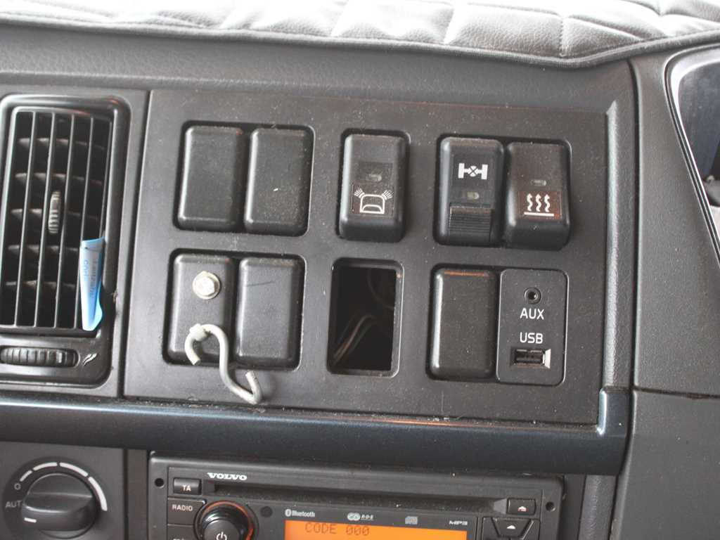 Тягач Volvo FH 420, EURO 5 EEV, LOWDECK, AIR SUSPENSION, VEB +: фото 11 Тягач Volvo FH 420, EURO 5 EEV, LOWDECK, AIR SUSPENSION, VEB +: фото 11