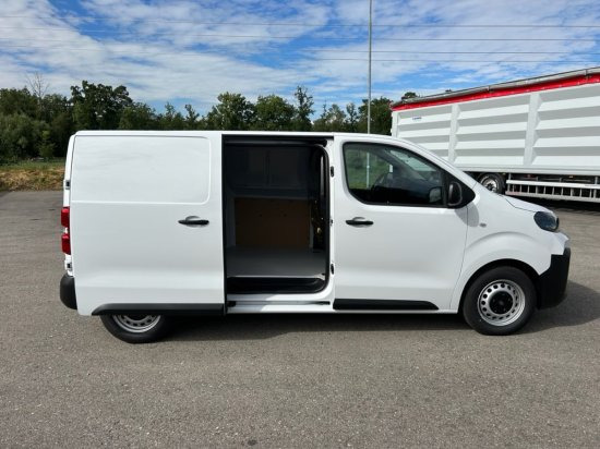 Fiat Scudo M BlueDHi 120 6-Gang - Суцільнометалевий фургон: фото 4 Fiat Scudo M BlueDHi 120 6-Gang - Суцільнометалевий фургон: фото 4