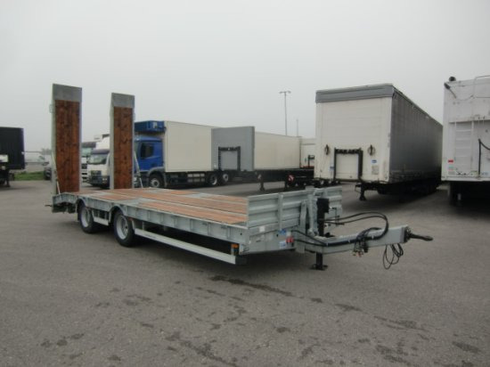 HUMBAUR HBTZ 217224 BS schräg Tandem-Tieflader Verzinkt, SAF-Achsen, - Низькорамна платформа причіп: фото 3 HUMBAUR HBTZ 217224 BS schräg Tandem-Tieflader Verzinkt, SAF-Achsen, - Низькорамна платформа причіп: фото 3