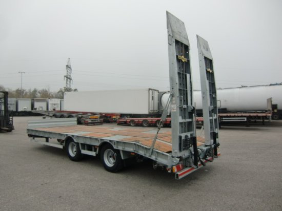 HUMBAUR HBTZ 217224 BS schräg Tandem-Tieflader Verzinkt, SAF-Achsen, - Низькорамна платформа причіп: фото 4 HUMBAUR HBTZ 217224 BS schräg Tandem-Tieflader Verzinkt, SAF-Achsen, - Низькорамна платформа причіп: фото 4