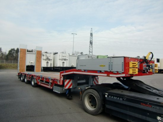 HUMBAUR HTSK 30 schräg, 3-Achs Tieflader, Radmulden, Liftachse, Nachlaufachse, Verzinkt - Низькорамна платформа напівпричіп: фото 3 HUMBAUR HTSK 30 schräg, 3-Achs Tieflader, Radmulden, Liftachse, Nachlaufachse, Verzinkt - Низькорамна платформа напівпричіп: фото 3