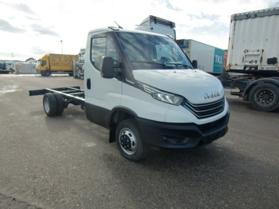 Iveco Daily 40 - 180 Fahrgestell, E6 Automatik 2 Stück verfügbar - Вантажівка шасі: фото 3 Iveco Daily 40 - 180 Fahrgestell, E6 Automatik 2 Stück verfügbar - Вантажівка шасі: фото 3