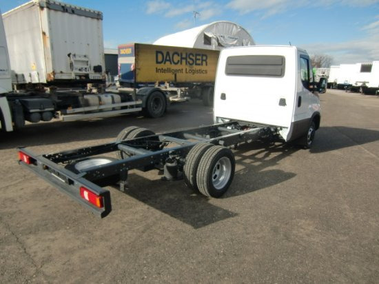 Iveco Daily 40 - 180 Fahrgestell, E6 Automatik mehrere Einheiten verfügbar - Вантажівка шасі: фото 4 Iveco Daily 40 - 180 Fahrgestell, E6 Automatik mehrere Einheiten verfügbar - Вантажівка шасі: фото 4