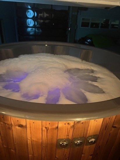 Izabella Wellnessanhänger mit Sauna und Whirlpool, Stromaggregat - Причіп дача: фото 4 Izabella Wellnessanhänger mit Sauna und Whirlpool, Stromaggregat - Причіп дача: фото 4