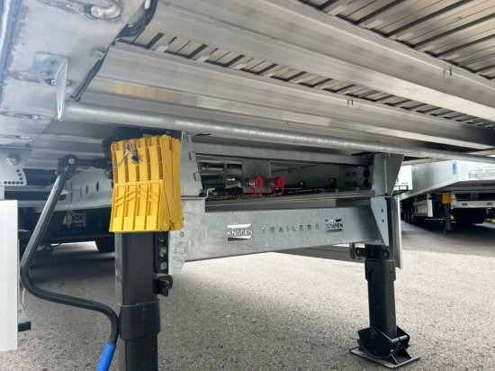Knapen K100 Schubboden, Neufahrzeug, 10mm Boden, Liftachse, Funk - З рухомою підлогою напівпричіп: фото 5 Knapen K100 Schubboden, Neufahrzeug, 10mm Boden, Liftachse, Funk - З рухомою підлогою напівпричіп: фото 5