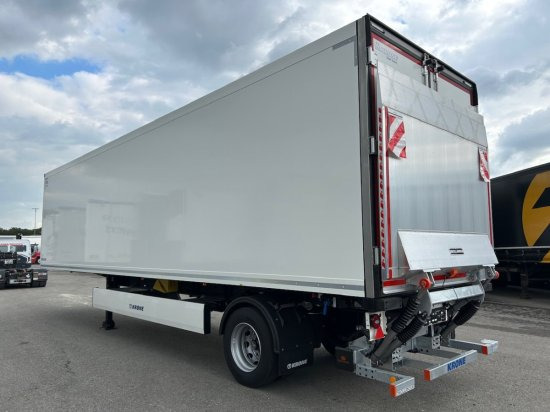 Krone SE City Kühler, TK SLXi 300, 1-Achsauflieger mit Hebebühne - Ізотермічний напівпричіп: фото 4 Krone SE City Kühler, TK SLXi 300, 1-Achsauflieger mit Hebebühne - Ізотермічний напівпричіп: фото 4