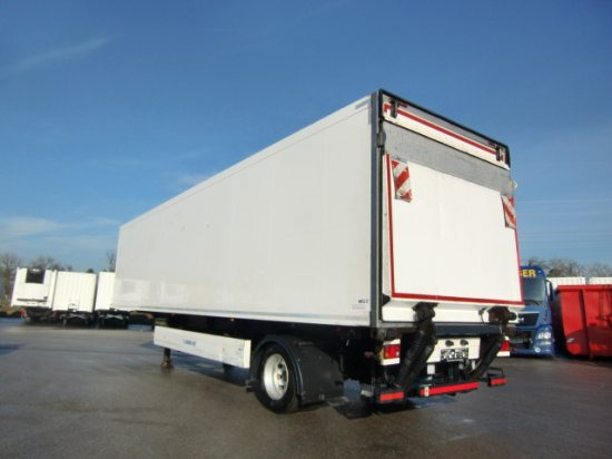 Krone SZ/K Carrier Maxima 1300 1-achsauflieger mit Hebebühne - Ізотермічний напівпричіп: фото 4 Krone SZ/K Carrier Maxima 1300 1-achsauflieger mit Hebebühne - Ізотермічний напівпричіп: фото 4