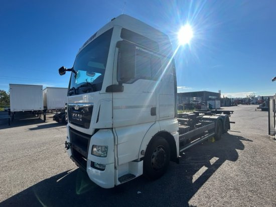 MAN TGX 26.440 BDF, XXL, Retarder, Automatik, E6, Liftachse, Motorschaden, Kurbelwellenschaden - Контейнеровоз/ Змінний кузов вантажівка: фото 3 MAN TGX 26.440 BDF, XXL, Retarder, Automatik, E6, Liftachse, Motorschaden, Kurbelwellenschaden - Контейнеровоз/ Змінний кузов вантажівка: фото 3