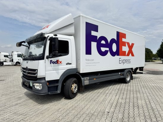 Mercedes-Benz Atego 1524 Koffer mit Hebebühne - Вантажівка з закритим кузовом: фото 1 Mercedes-Benz Atego 1524 Koffer mit Hebebühne - Вантажівка з закритим кузовом: фото 1