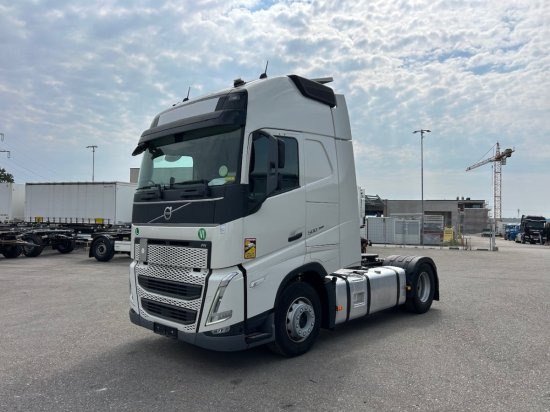 Volvo FH 500 EURO 6, I-Shift, Globetrotter, Standklima - Тягач: фото 1 Volvo FH 500 EURO 6, I-Shift, Globetrotter, Standklima - Тягач: фото 1