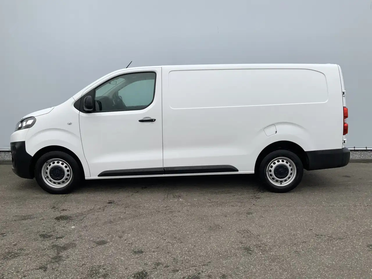 Citroen Jumpy 2.0 BlueHDI 120 XL Club Airco Cruise Navi 3 Zits E - Легковий фургон: фото 4 Citroen Jumpy 2.0 BlueHDI 120 XL Club Airco Cruise Navi 3 Zits E - Легковий фургон: фото 4