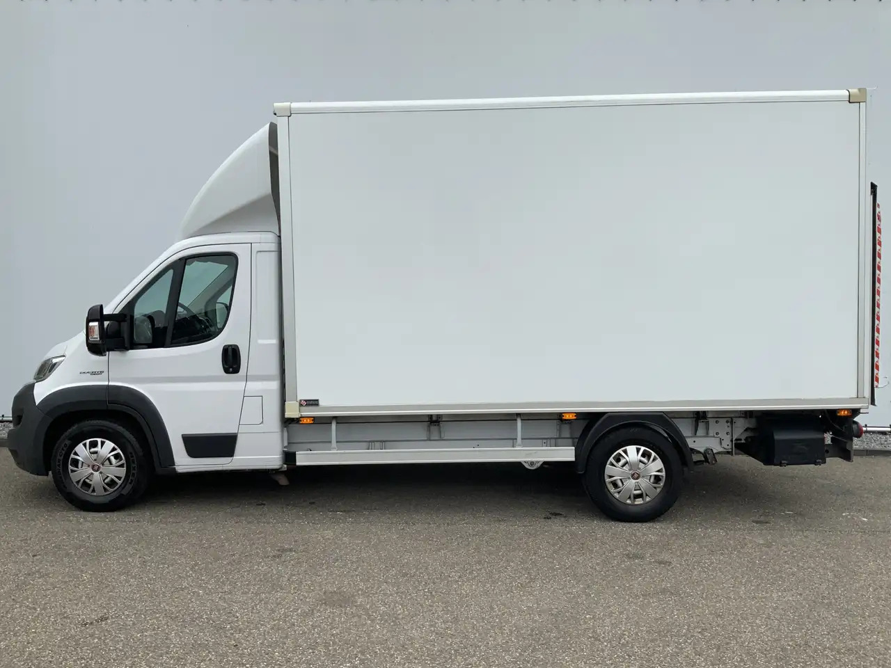 Fiat Ducato 35H 2.3 MultiJet L3H1 Meubelbak & Lift & Zijdeur A - Фургон з закритим кузовом: фото 3 Fiat Ducato 35H 2.3 MultiJet L3H1 Meubelbak & Lift & Zijdeur A - Фургон з закритим кузовом: фото 3