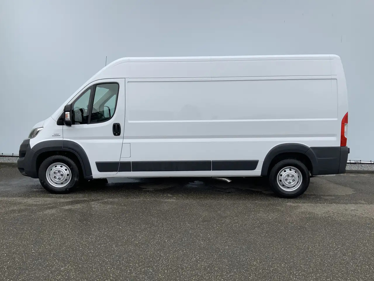 Fiat Ducato 35H 2.3 MultiJet L3H2 Maxi Airco Cruise Navi 3 Zit - Суцільнометалевий фургон: фото 4 Fiat Ducato 35H 2.3 MultiJet L3H2 Maxi Airco Cruise Navi 3 Zit - Суцільнометалевий фургон: фото 4