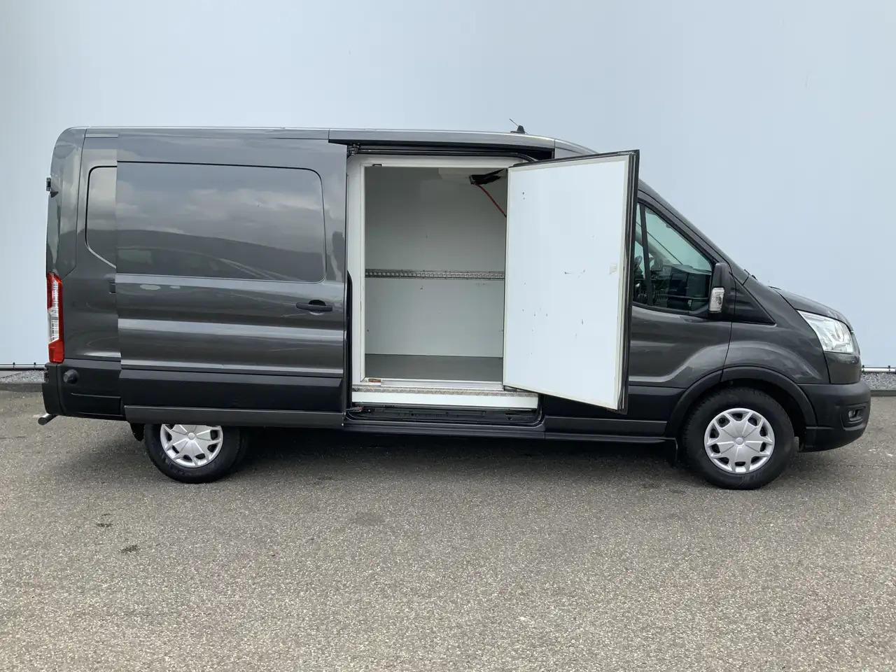 Ford Transit 350 2.0 TDCI L3H2 Trend Koelauto & Vries Automaat - Фургон-рефрижератор: фото 4 Ford Transit 350 2.0 TDCI L3H2 Trend Koelauto & Vries Automaat - Фургон-рефрижератор: фото 4