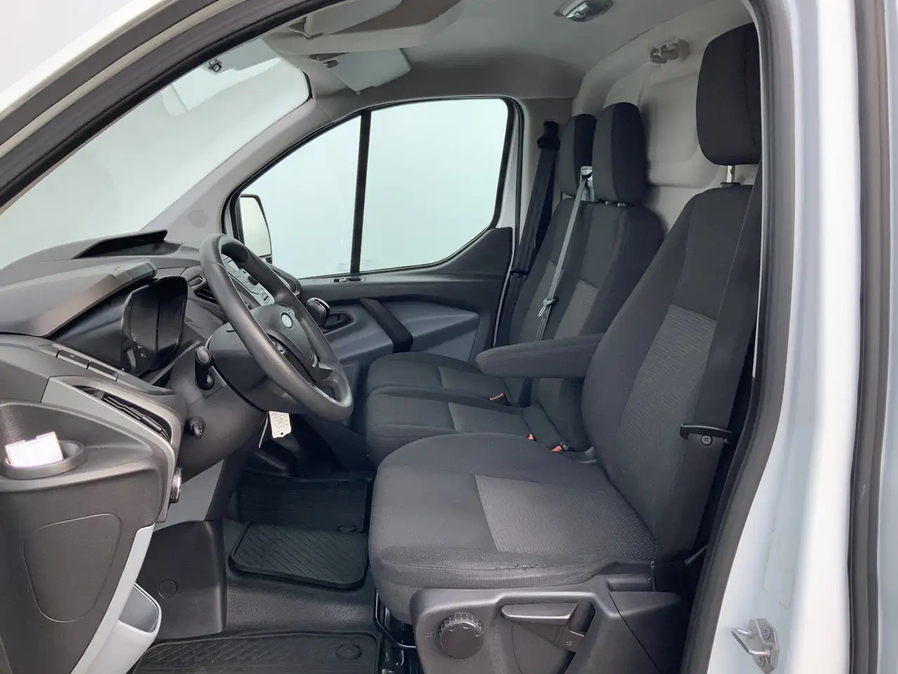 Ford Transit Custom 270 2.2 TDCI L1H1 Economy Edition Airco Cruise 3 Z - Суцільнометалевий фургон: фото 4 Ford Transit Custom 270 2.2 TDCI L1H1 Economy Edition Airco Cruise 3 Z - Суцільнометалевий фургон: фото 4