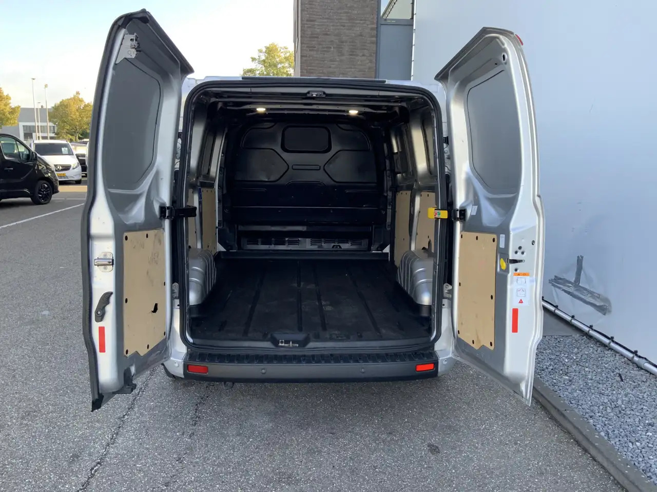 Суцільнометалевий фургон Ford Transit Custom 300 2.0 TDCI L1H1 Limited Airco Cruise Camera 3 Zi: фото 9