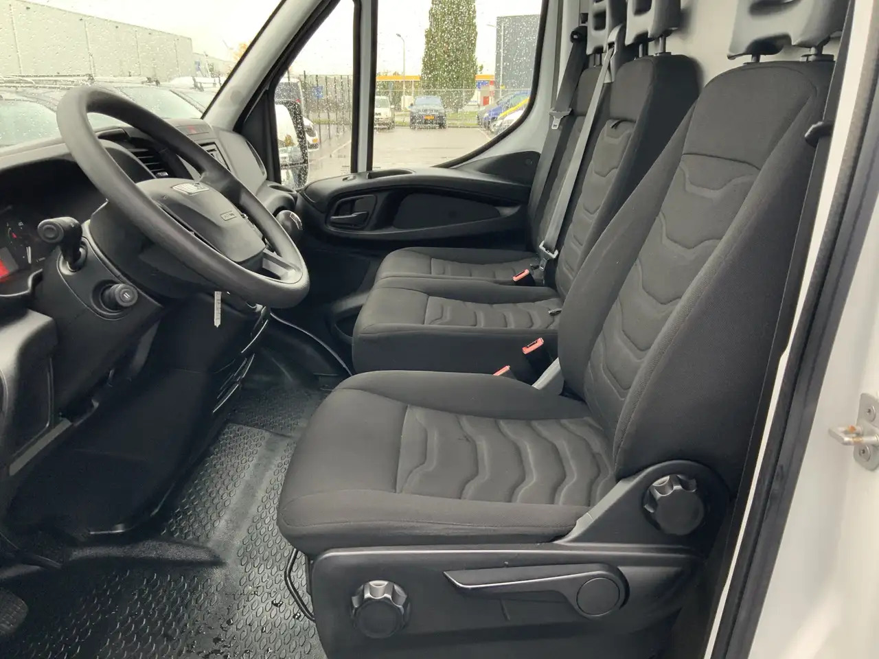 Iveco Daily 35S13V 2.3 352 H2 L3 Airco 3 Zits Opstap Euro 5 - Суцільнометалевий фургон: фото 5 Iveco Daily 35S13V 2.3 352 H2 L3 Airco 3 Zits Opstap Euro 5 - Суцільнометалевий фургон: фото 5