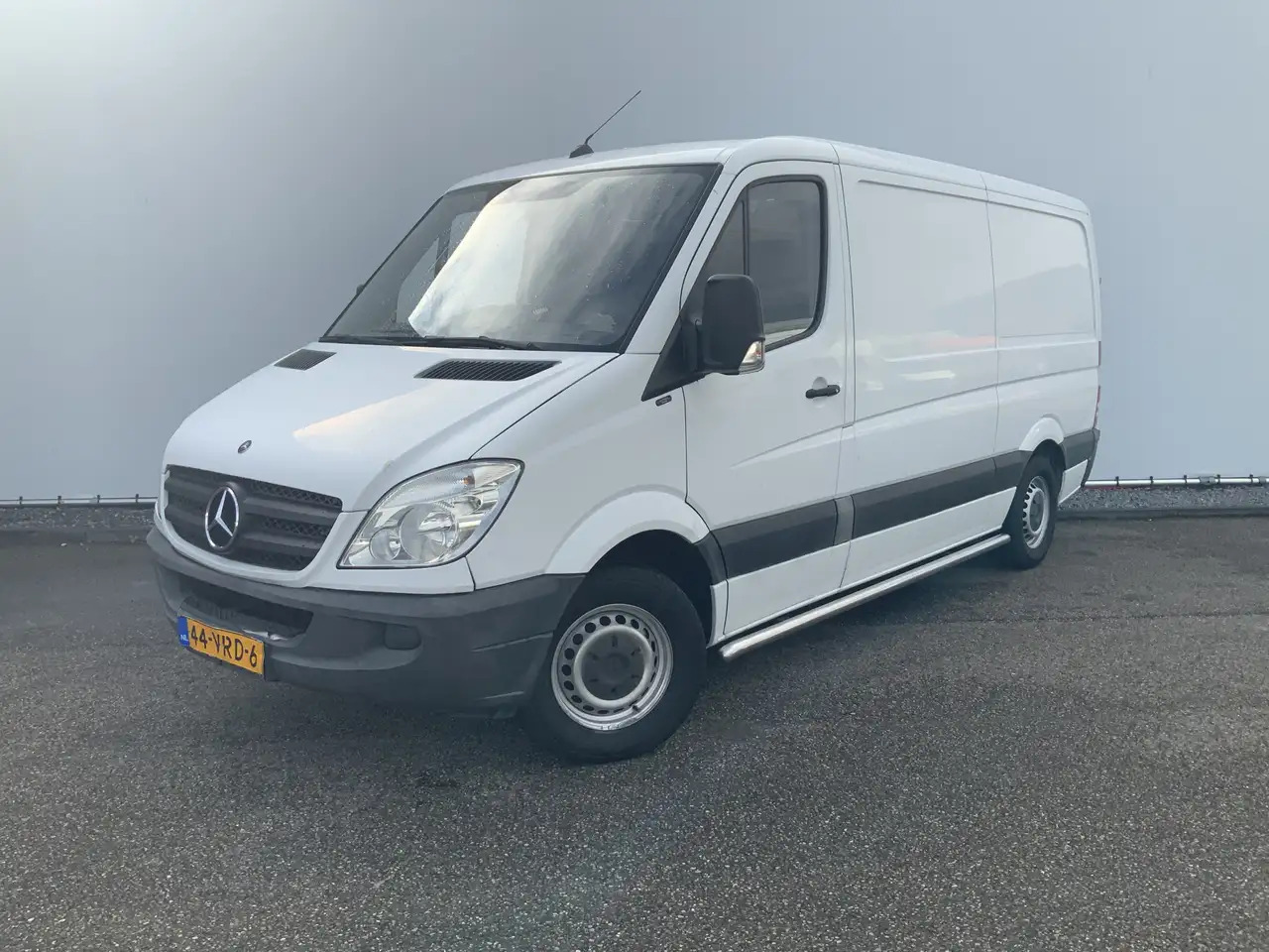 Mercedes-Benz Sprinter 211 2.2 CDI 366 L2 H1 Automaat 3 Zits Side Bar Tre - Суцільнометалевий фургон: фото 1 Mercedes-Benz Sprinter 211 2.2 CDI 366 L2 H1 Automaat 3 Zits Side Bar Tre - Суцільнометалевий фургон: фото 1