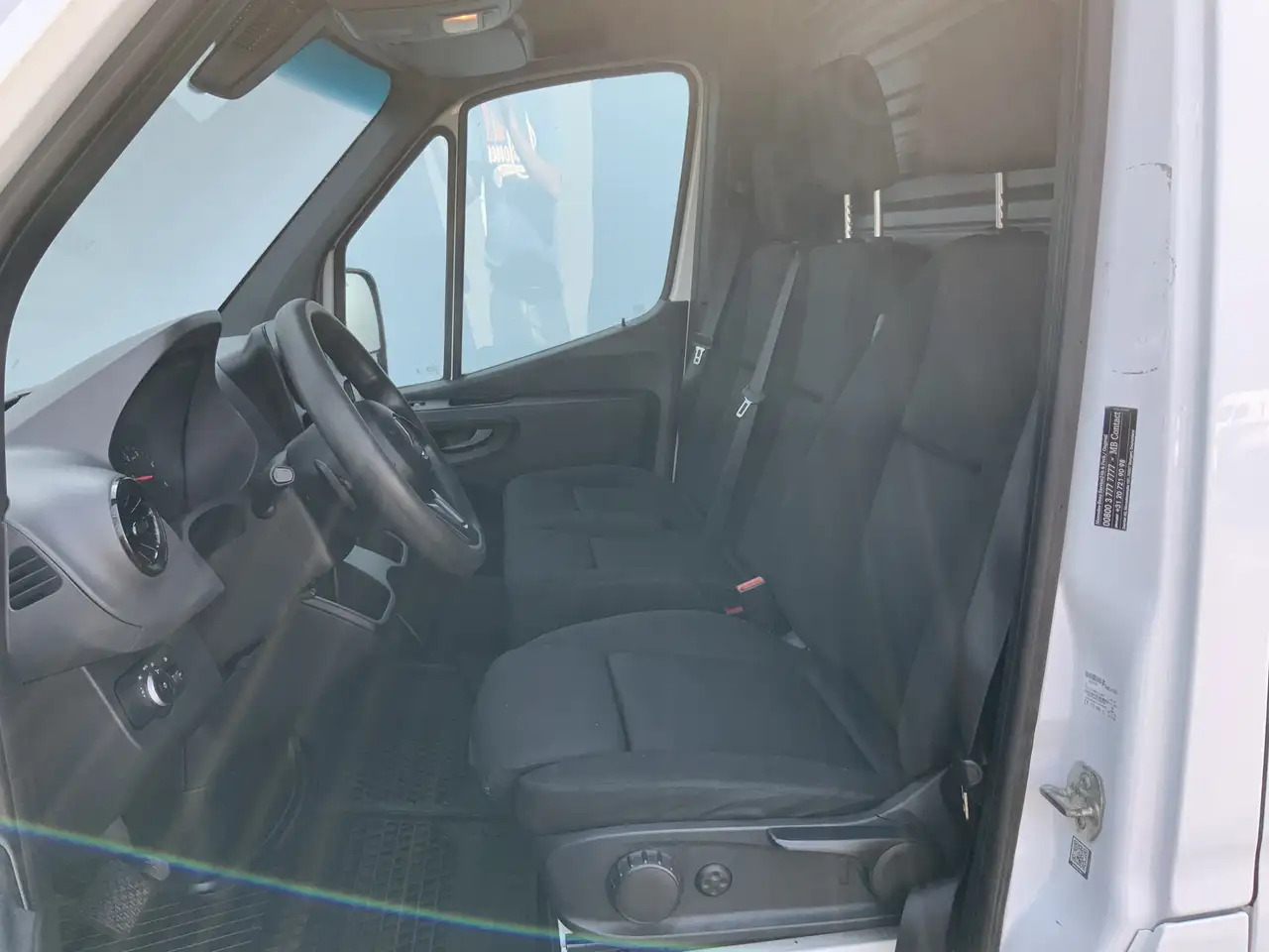 Mercedes-Benz Sprinter 311 2.2 CDI L2H2 Automaat Airco 3 Zits 2000 kg Sid - Суцільнометалевий фургон: фото 4 Mercedes-Benz Sprinter 311 2.2 CDI L2H2 Automaat Airco 3 Zits 2000 kg Sid - Суцільнометалевий фургон: фото 4