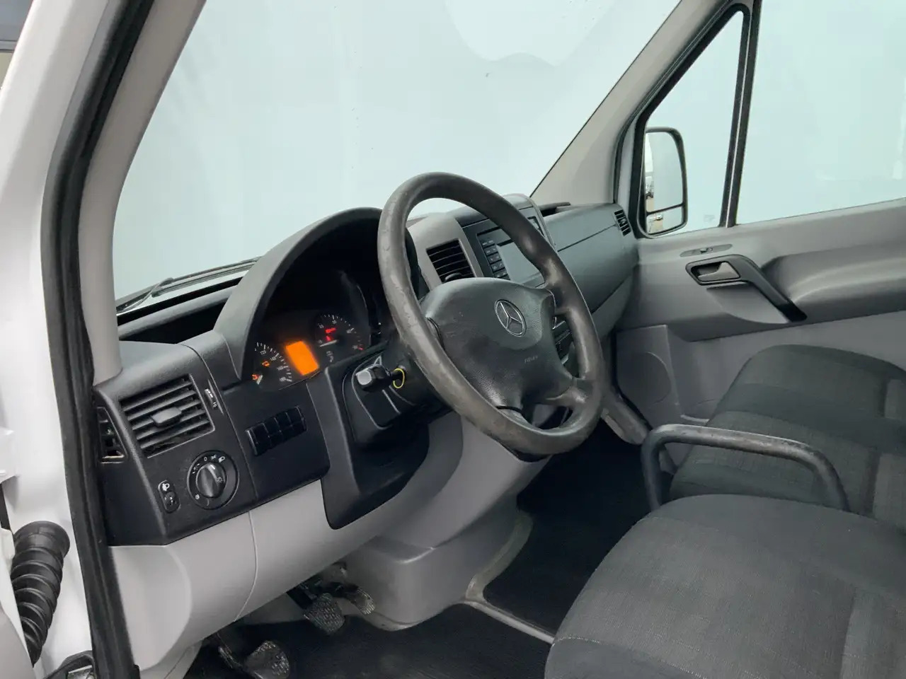 Mercedes-Benz Sprinter 313 2.2 CDI 366 L2 H2 Airco Camera 3Zits Trekhaak - Суцільнометалевий фургон: фото 5 Mercedes-Benz Sprinter 313 2.2 CDI 366 L2 H2 Airco Camera 3Zits Trekhaak - Суцільнометалевий фургон: фото 5