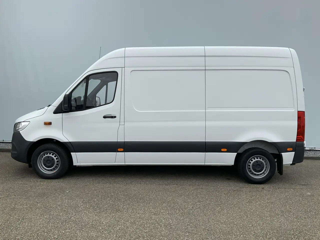 Mercedes-Benz Sprinter 314 2.2 CDI L2H2 Airco Camera Navi 3 Zits MBUX Sch - Суцільнометалевий фургон: фото 3 Mercedes-Benz Sprinter 314 2.2 CDI L2H2 Airco Camera Navi 3 Zits MBUX Sch - Суцільнометалевий фургон: фото 3